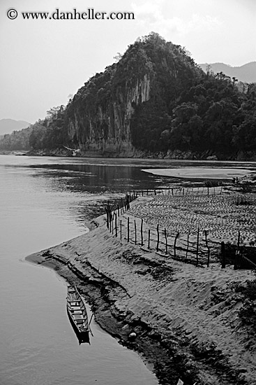 round-top-mtn-n-boat-6-bw.jpg