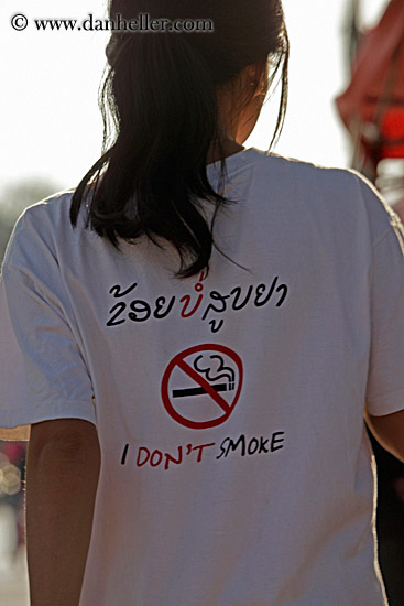 girl-wearing-no_smoking-t_shirt-1.jpg