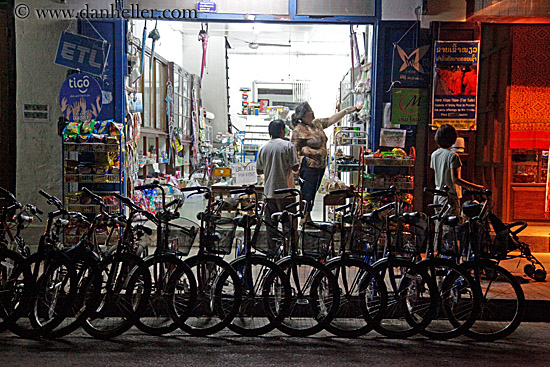 many-bikes-parked-at-nite.jpg
