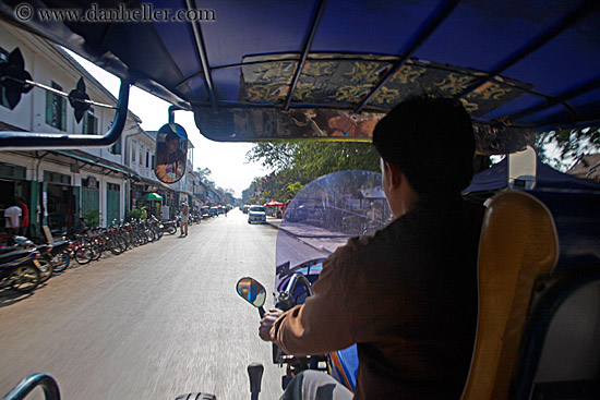 riding-in-tuk_tuk-1.jpg