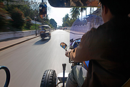 riding-in-tuk_tuk-3.jpg