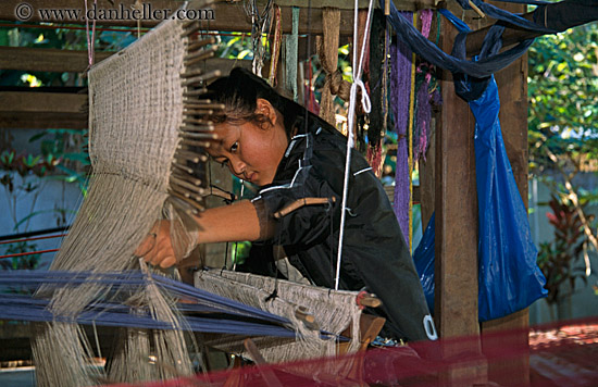 woman-weaving-fabric-3.jpg