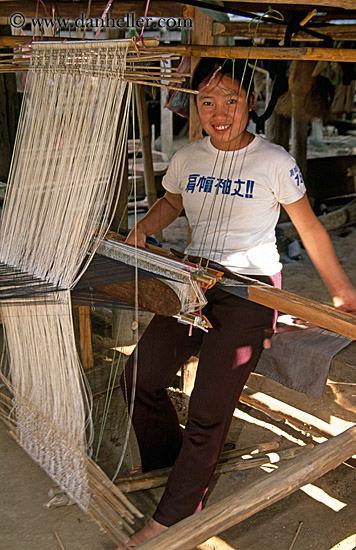 woman-weaving-fabric-4.jpg