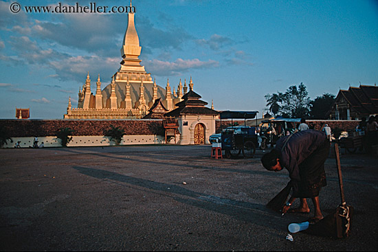 palace-n-woman-on-street.jpg