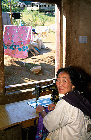 hmong-woman-1.jpg