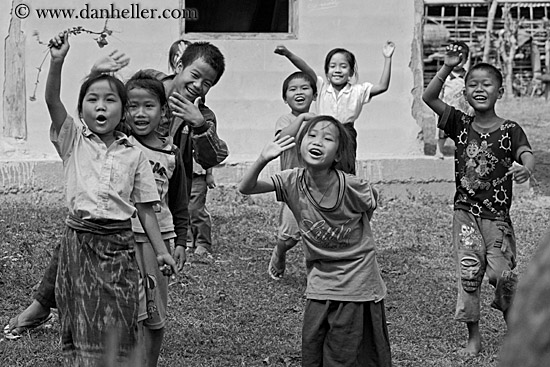 children-running-n-waving-bw.jpg