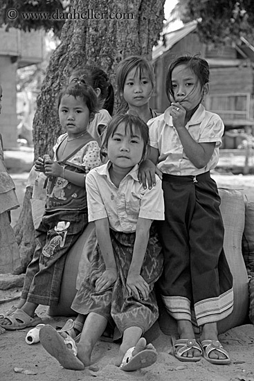 group-of-girls-3-bw.jpg