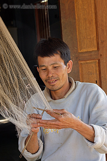 Man Weaving (1)