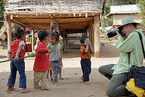 man-photographing-toddlers-3.jpg