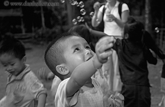 kids-playing-w-bubbles-3-bw.jpg