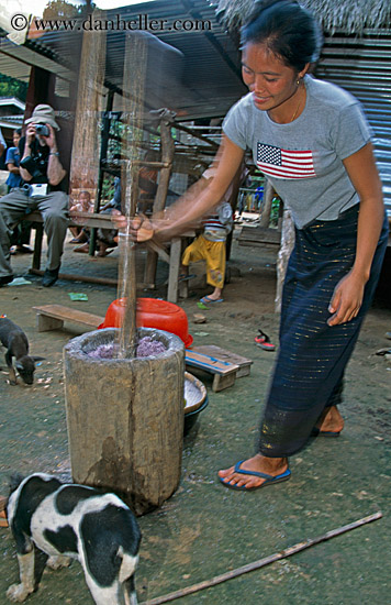 women-washing-clothes-2.jpg