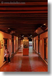 images/Asia/Nepal/Kathmandu/Museum/museum-hallway-02.jpg
