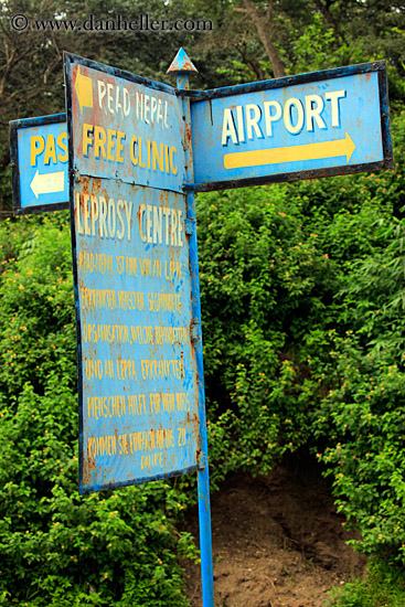 airport-sign.jpg