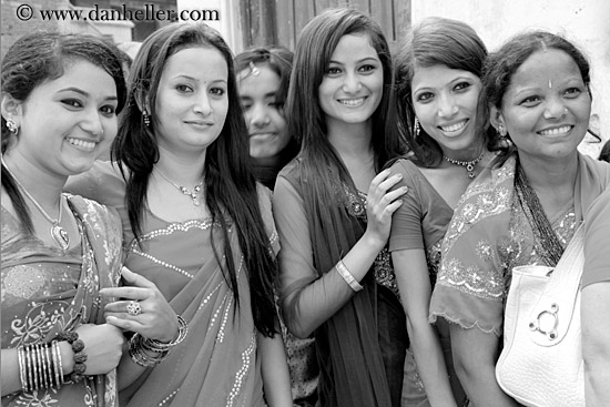 group-of-girls-06-bw.jpg