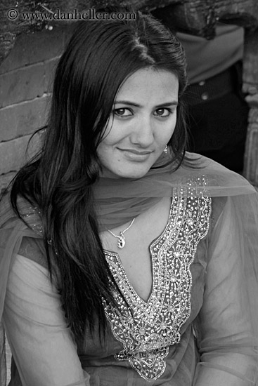 nepalese-teenage-girl-04-bw.jpg
