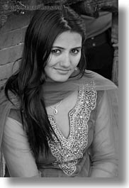 images/Asia/Nepal/Kathmandu/Pashupatinath/Women/nepalese-teenage-girl-04-bw.jpg