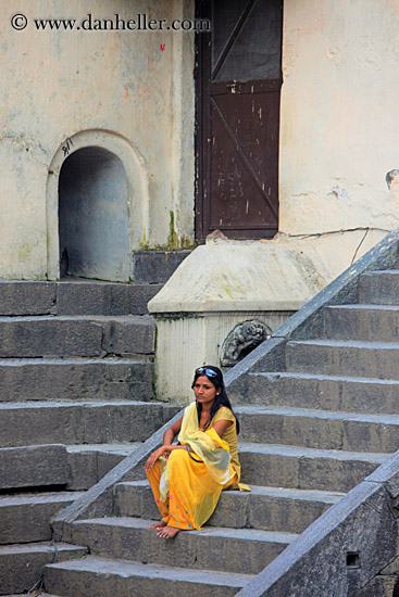 woman-in-yellow-on-stairs-02.jpg