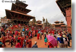 images/Asia/Nepal/Kathmandu/PatanDarburSquare/Crowds/crowds-n-bldgs-04.jpg