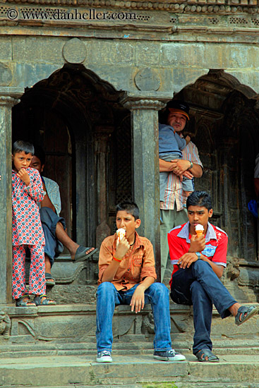 men-eating-ice_cream.jpg