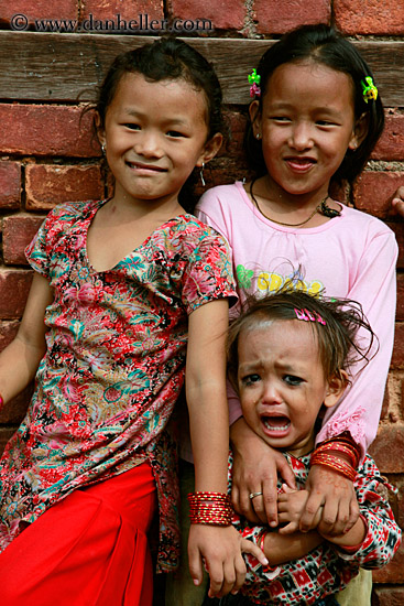 smiling-girls-n-crying-baby-01.jpg