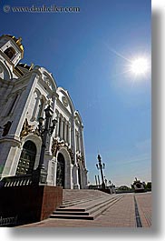 asia, buildings, cathedral of christ, church of christ, churches, landmarks, marble, materials, moscow, nature, perspective, russia, sky, sun, upview, vertical, photograph