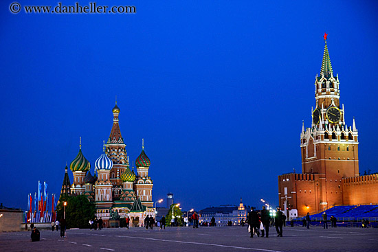 st_basil-cathedral-n-savior-tower-at-nite.jpg