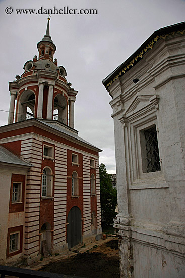 red-church-n-bell_tower.jpg