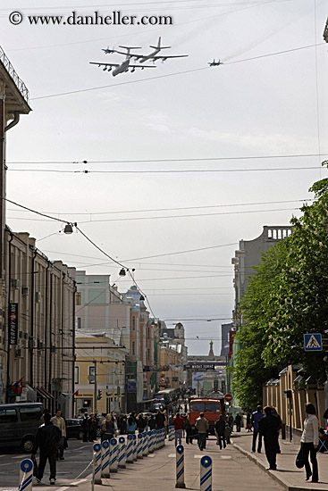 planes-overhead-1.jpg