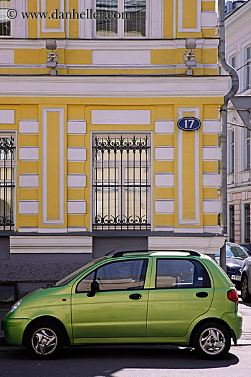 green-car-yellow-bldg.jpg