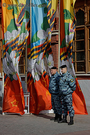military-men-n-flags-1.jpg