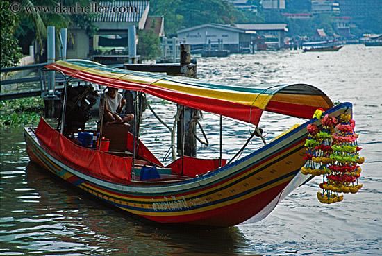 flowery-boats-02.jpg