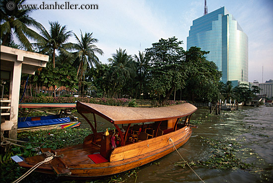 river-boat-n-glass-tower-01.jpg