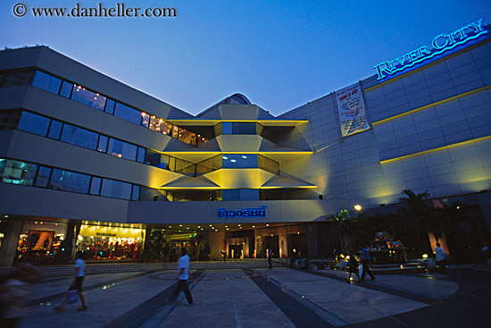 river-city-mall-entrance.jpg