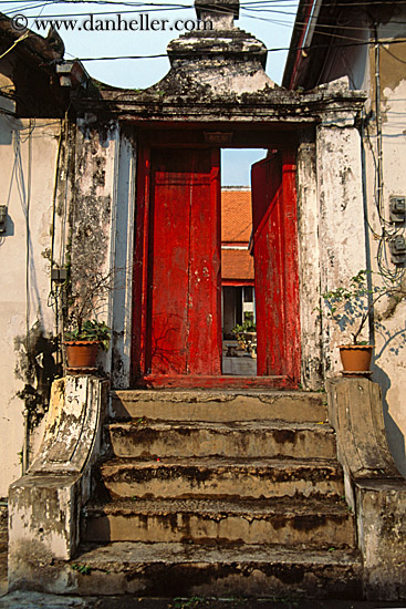 steps-to-red-door.jpg