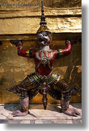 images/Asia/Thailand/Bangkok/WatPhraKaew/colorful-garuda-statues-02.jpg