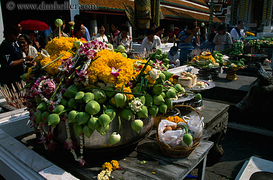 people-praying-w-flowers-02.jpg