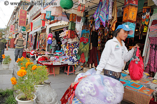 woman-carrying-bag.jpg