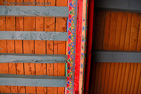 colorful-ceiling-beams-01.jpg