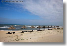 images/Asia/Vietnam/Danang/Beach/conical-straw-beach-umbrellas-1.jpg