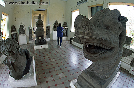 cham-stone-sculptures-1.jpg