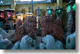 images/Asia/Vietnam/Danang/MarbleArtisans/marble-sculpture-lions.jpg