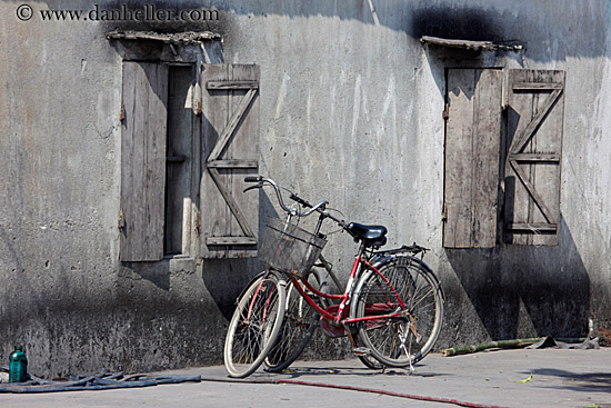 red-bike-n-grey-building-1.jpg