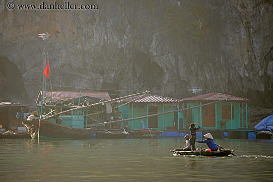 woman-rowing-small-boat-01.jpg