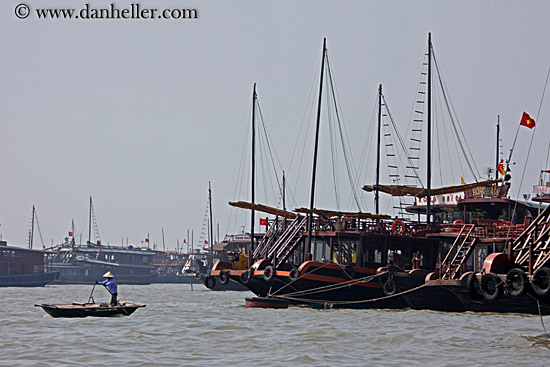 woman-rowing-small-boat-07.jpg