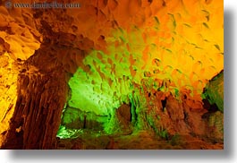 images/Asia/Vietnam/HaLongBay/HangSongSotCaves/lighted-caves-01.jpg