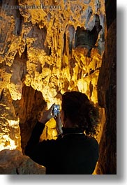 images/Asia/Vietnam/HaLongBay/HangSongSotCaves/lighted-caves-07.jpg