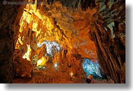 images/Asia/Vietnam/HaLongBay/HangSongSotCaves/lighted-caves-10.jpg