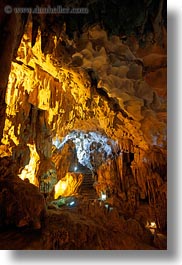 images/Asia/Vietnam/HaLongBay/HangSongSotCaves/lighted-caves-11.jpg