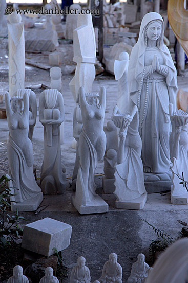 marble-statues-02.jpg