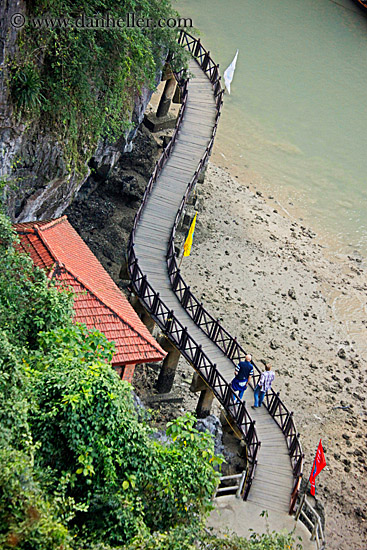 people-on-s-shape-walkway.jpg